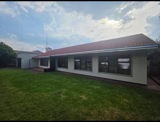 3 BEDROOM HOUSE FOR SALE IN GREENHILLS